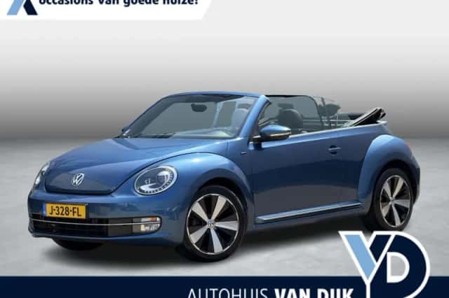 Volkswagen Beetle (2016) thumbnail 1