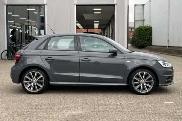 Audi A1 (2019) thumbnail 3