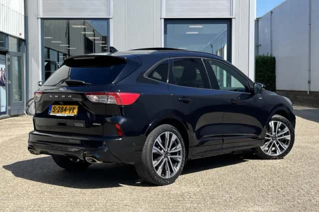 Ford Kuga (2021) thumbnail 2