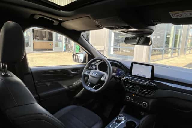 Ford Kuga (2021) thumbnail 4
