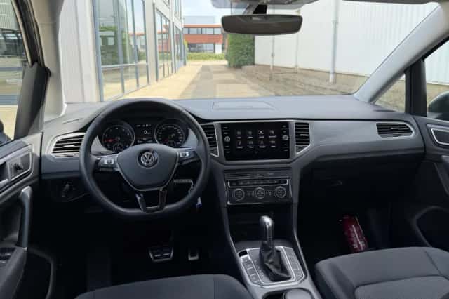 Volkswagen Golf (2019) thumbnail 3