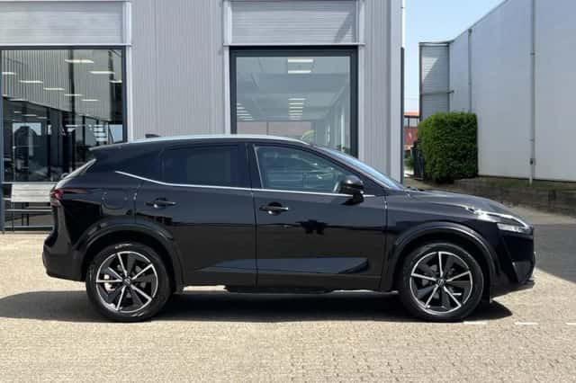 Nissan Qashqai (2022) thumbnail 3