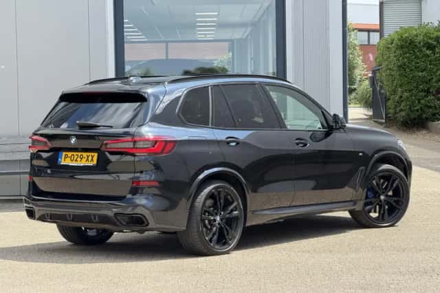 BMW X5 (2021) thumbnail 2