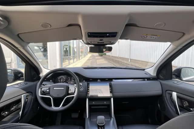 Land Rover Discovery Sport (2024) thumbnail 6