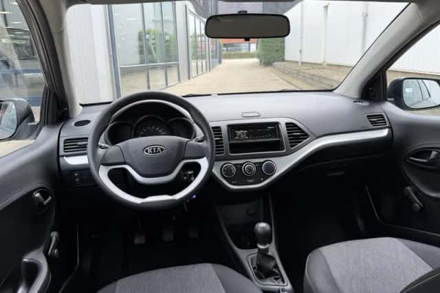 Kia Picanto (2011) thumbnail 3