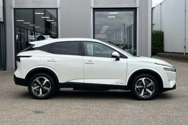 Nissan Qashqai (2023) thumbnail 3