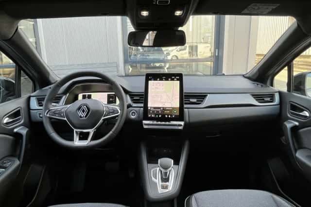 Renault Captur (2025) thumbnail 6