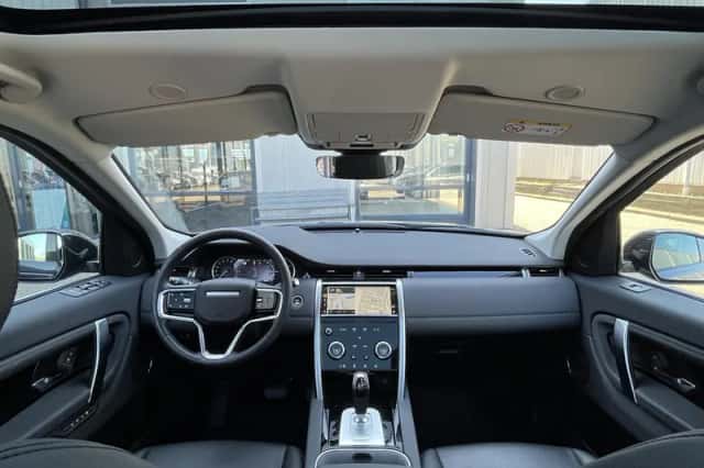 Land Rover Discovery Sport (2023) thumbnail 6