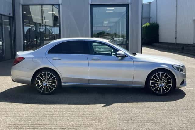 Mercedes-Benz C-Klasse (2017) thumbnail 3