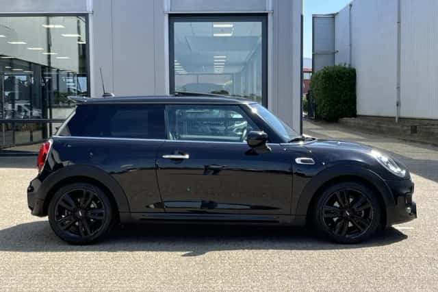 MINI One (2021) thumbnail 3