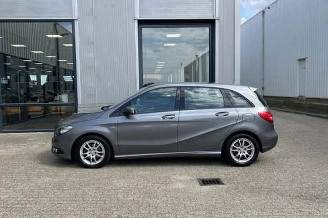 Mercedes-Benz B-Klasse (2012) thumbnail 3