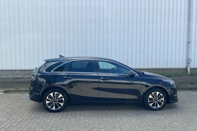 Kia Ceed (2025) thumbnail 6