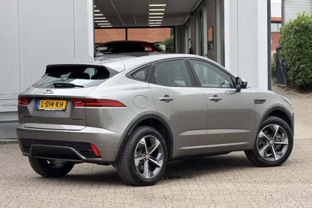 Jaguar E-Pace (2021) thumbnail 2