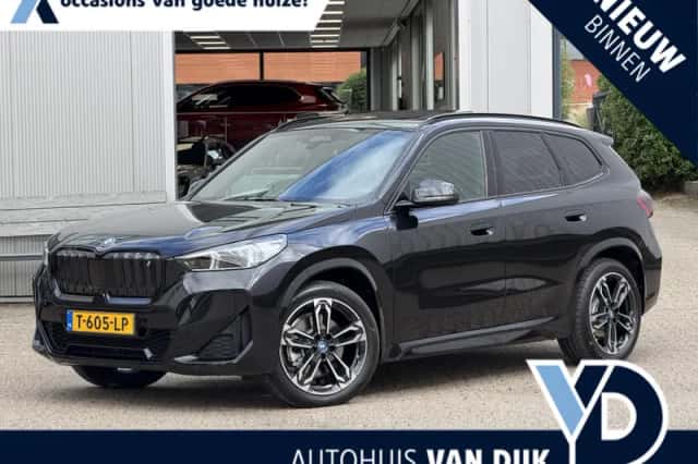 BMW iX1 (2022) thumbnail 1