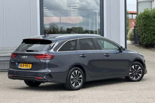 Kia Ceed (2025) thumbnail 2