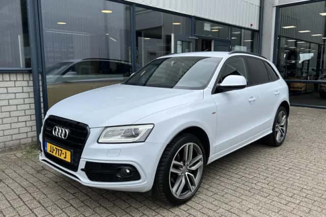 Audi Q5 (2016) thumbnail 3