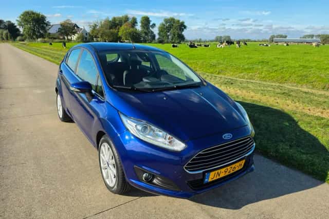 Ford Fiesta (2016) thumbnail 2