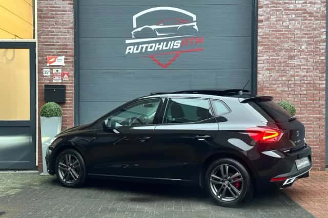 SEAT Ibiza (2018) thumbnail 4