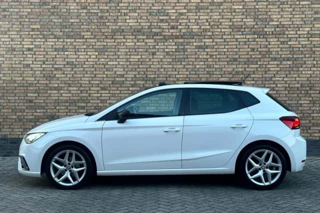SEAT Ibiza (2017) thumbnail 3
