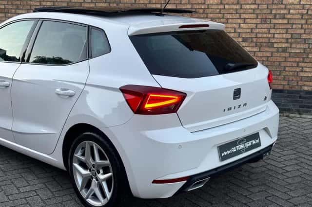 SEAT Ibiza (2017) thumbnail 5