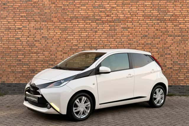 Toyota Aygo (2016) thumbnail 1