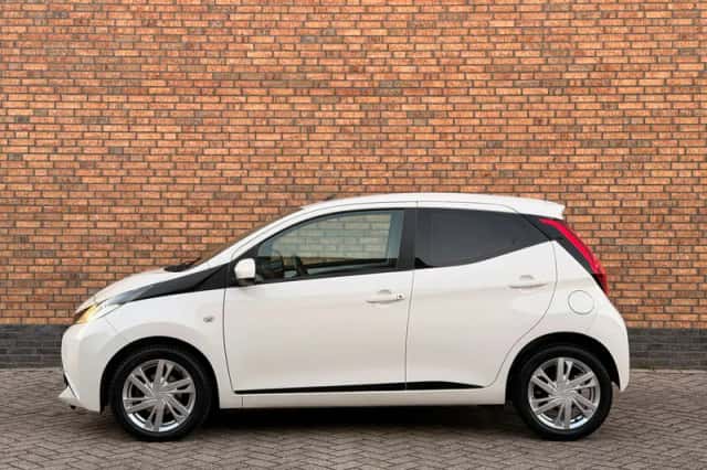 Toyota Aygo (2016) thumbnail 3