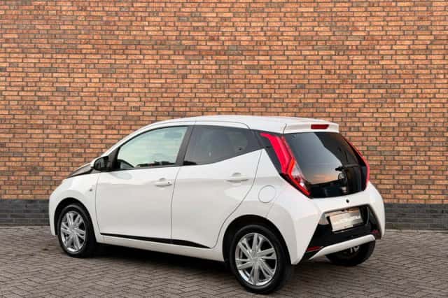 Toyota Aygo (2016) thumbnail 4