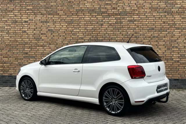Volkswagen Polo (2013) thumbnail 4