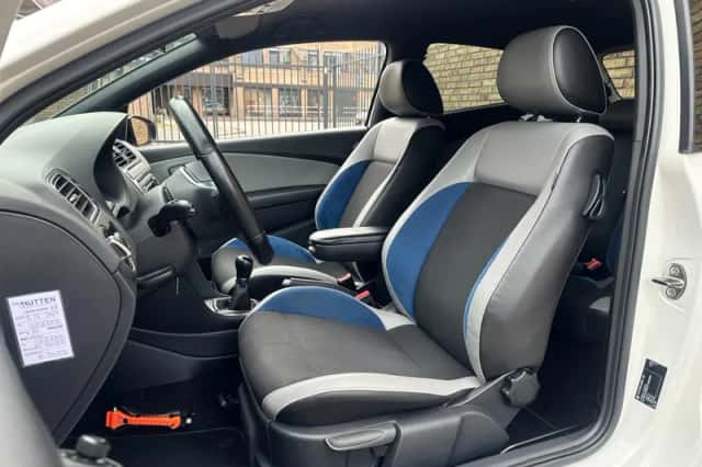 Volkswagen Polo (2013) thumbnail 6