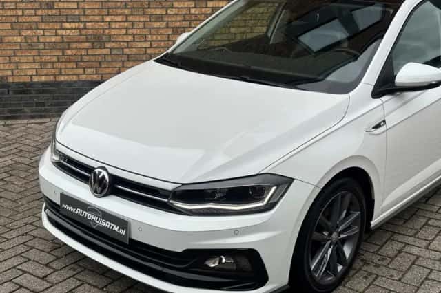 Volkswagen Polo (2018) thumbnail 2