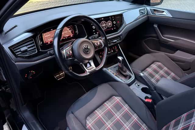 Volkswagen Polo (2018) thumbnail 5