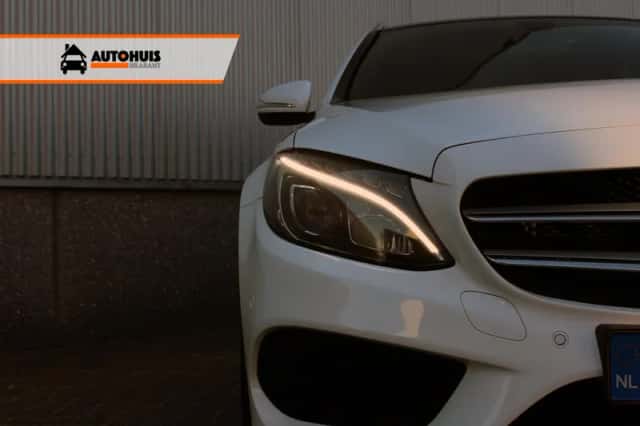 Mercedes-Benz C-Klasse (2015) thumbnail 3