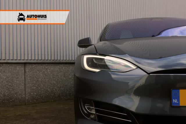 Tesla Model S (2019) thumbnail 3
