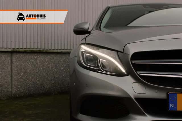 Mercedes-Benz C-Klasse (2015) thumbnail 3
