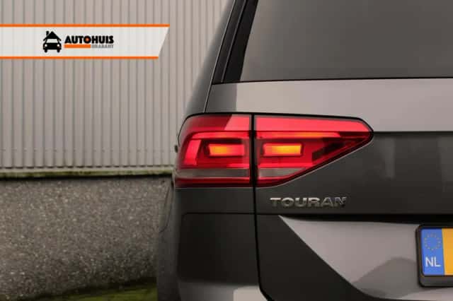 Volkswagen Touran (2016) thumbnail 4