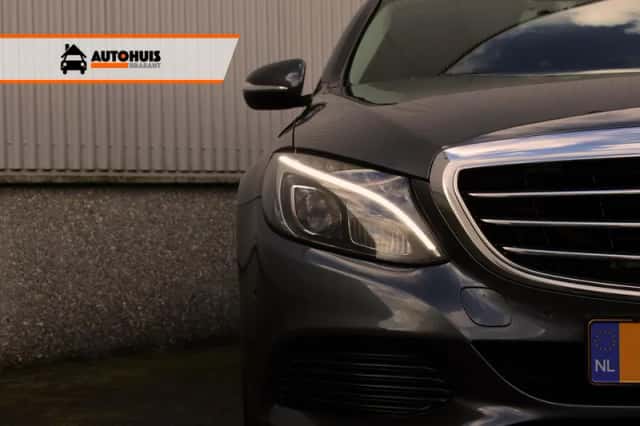 Mercedes-Benz C-Klasse (2015) thumbnail 3