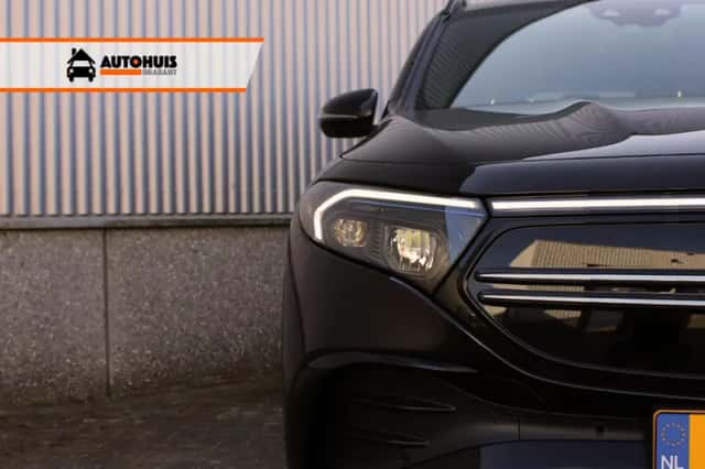 Mercedes-Benz EQB (2023) thumbnail 3