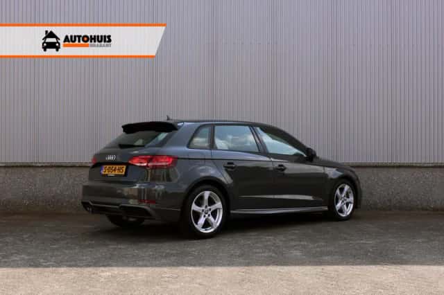 Audi A3 (2018) thumbnail 2