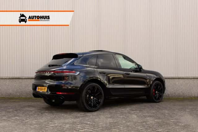 Porsche Macan (2019) thumbnail 2