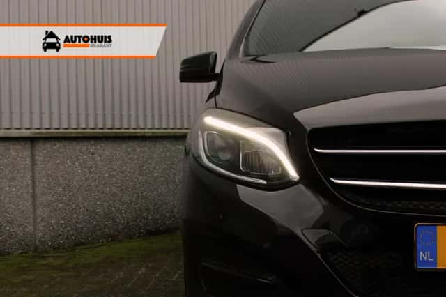 Mercedes-Benz B-Klasse (2015) thumbnail 3