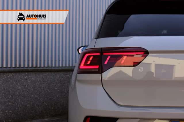 Volkswagen T-Roc (2022) thumbnail 4