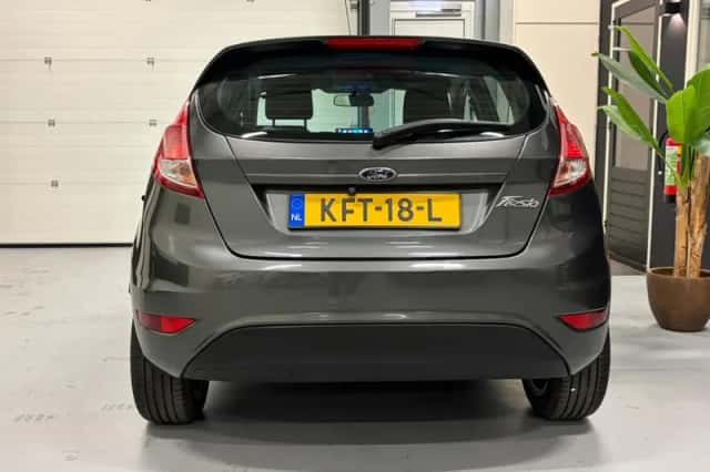 Ford Fiesta (2016) thumbnail 4