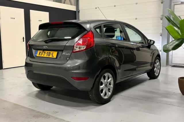 Ford Fiesta (2016) thumbnail 5