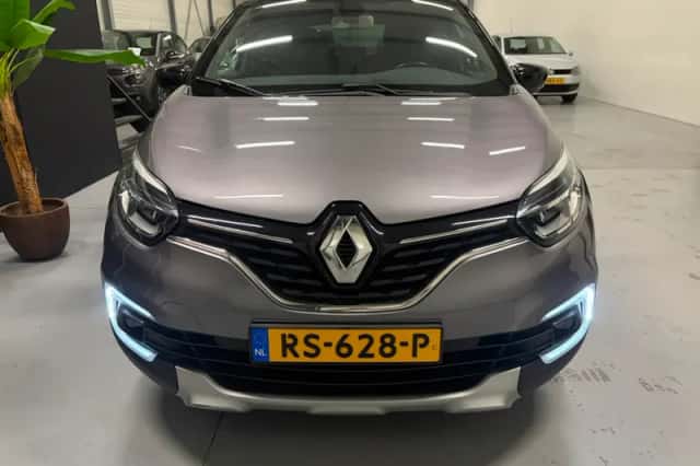 Renault Captur (2017) thumbnail 2
