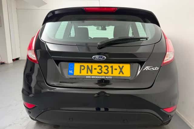 Ford Fiesta (2016) thumbnail 4