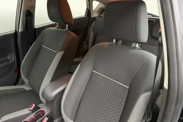 Ford Fiesta (2016) thumbnail 5