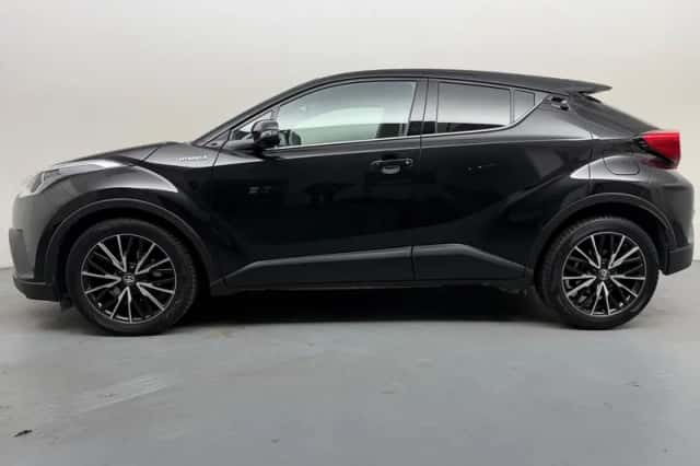 Toyota C-HR (2018) thumbnail 2