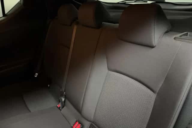 Toyota C-HR (2018) thumbnail 6