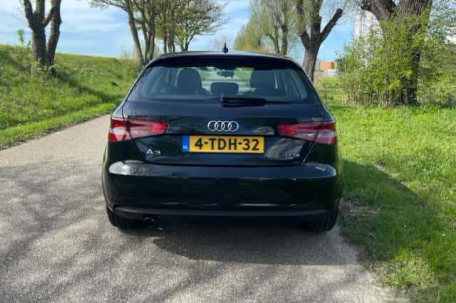 Audi A3 (2014) thumbnail 5