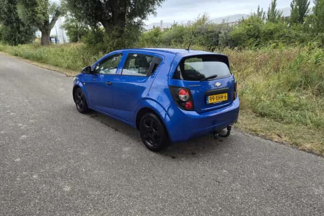 Chevrolet Aveo (2012) thumbnail 4
